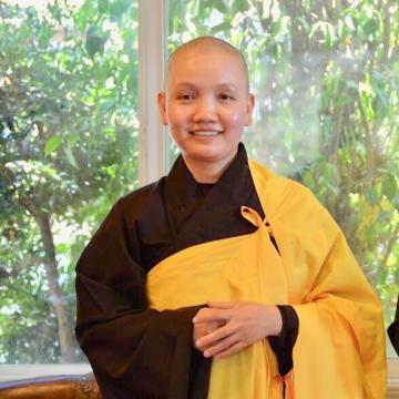 ảnh Con Đi Xuất Gia Thích Nữ Chúc Hiếu ST Trình Bày - Nhạc Phật Giáo Ý Nghĩa TN Chúc Hiếu